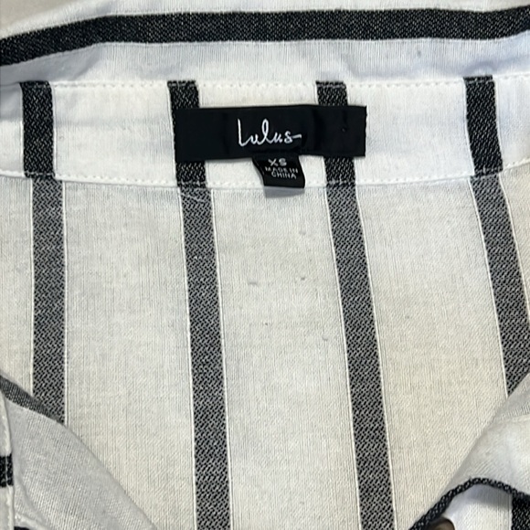 LuLu’s Black & White Cotton Striped Button Up XS EUC - Picture 4 of 5